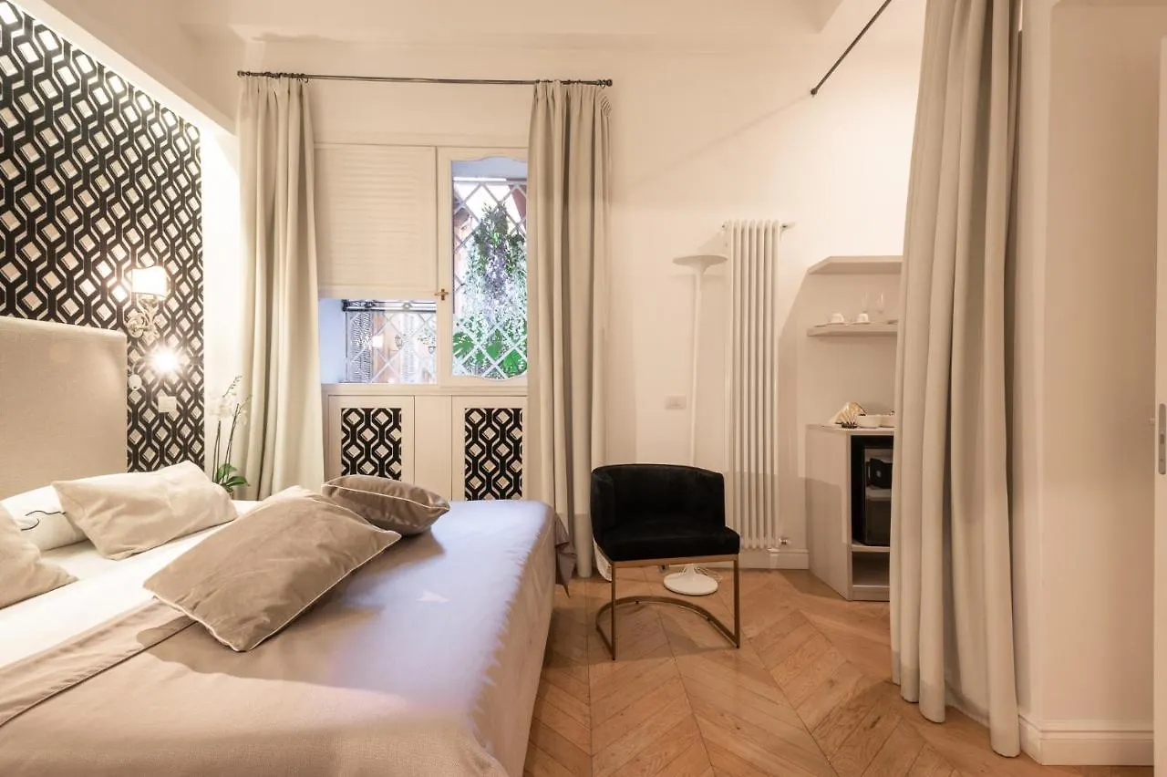 Ebl Luxury Home Roma 2*,
